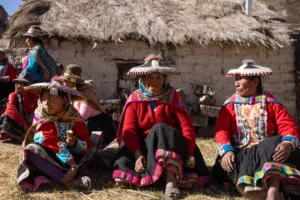 Uros genties plaukiojančios salos, Peru