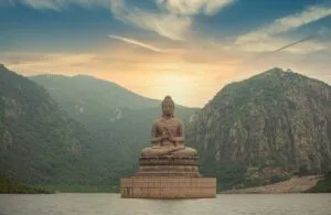 Vipassana meditacija: kelionė į tylą ir savęs pažinimą